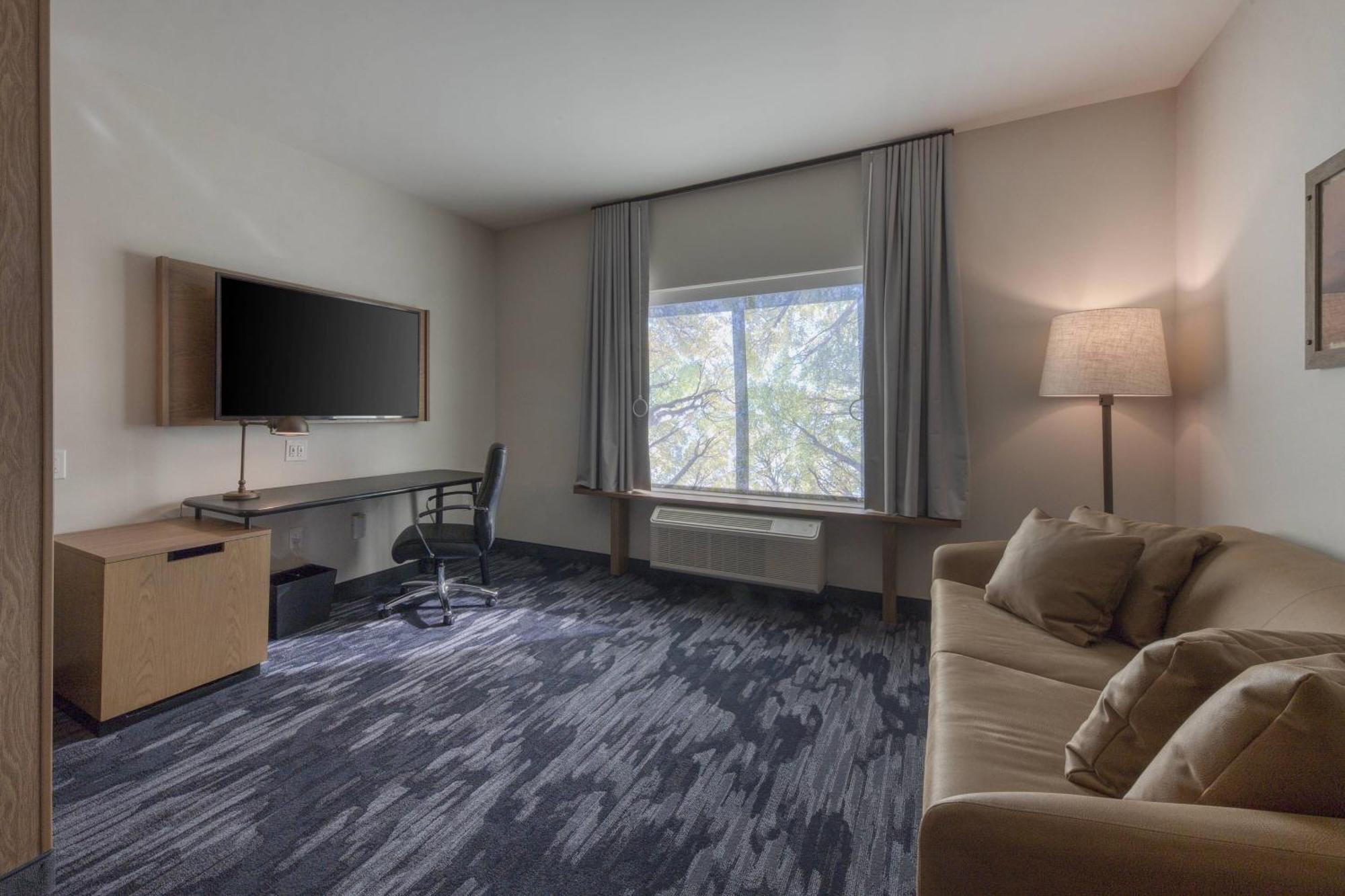 Fairfield Inn & Suites By Marriott Charlotte Belmont Exterior photo