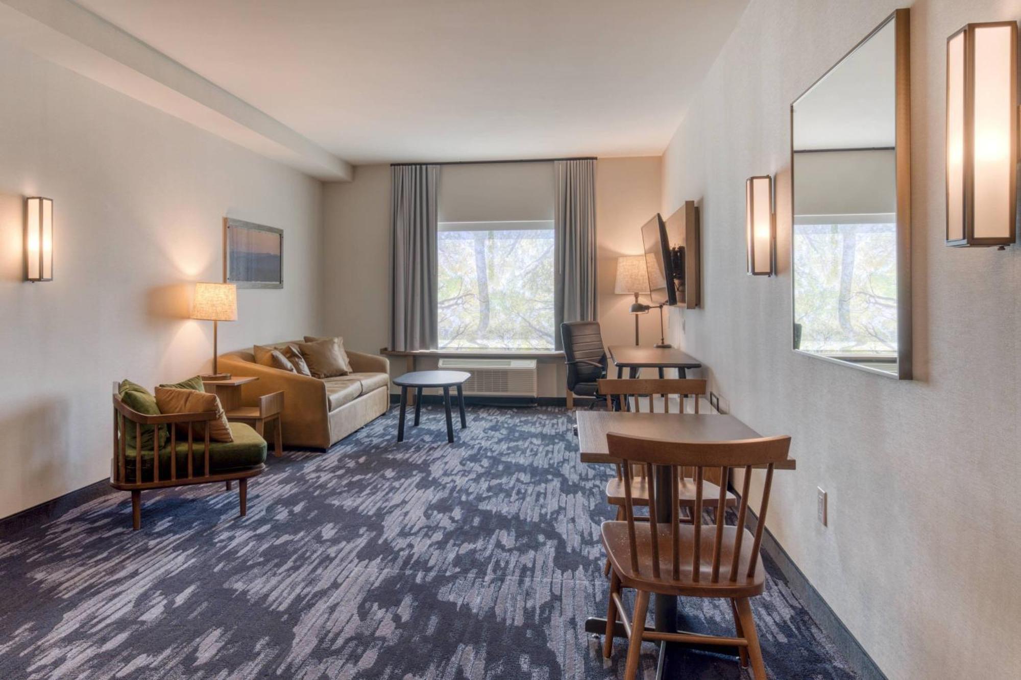 Fairfield Inn & Suites By Marriott Charlotte Belmont Exterior photo